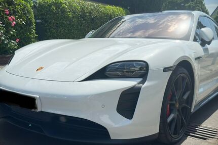 Porsche Taycan 14.884 km 104.900 &euro; Langenfeld 40764