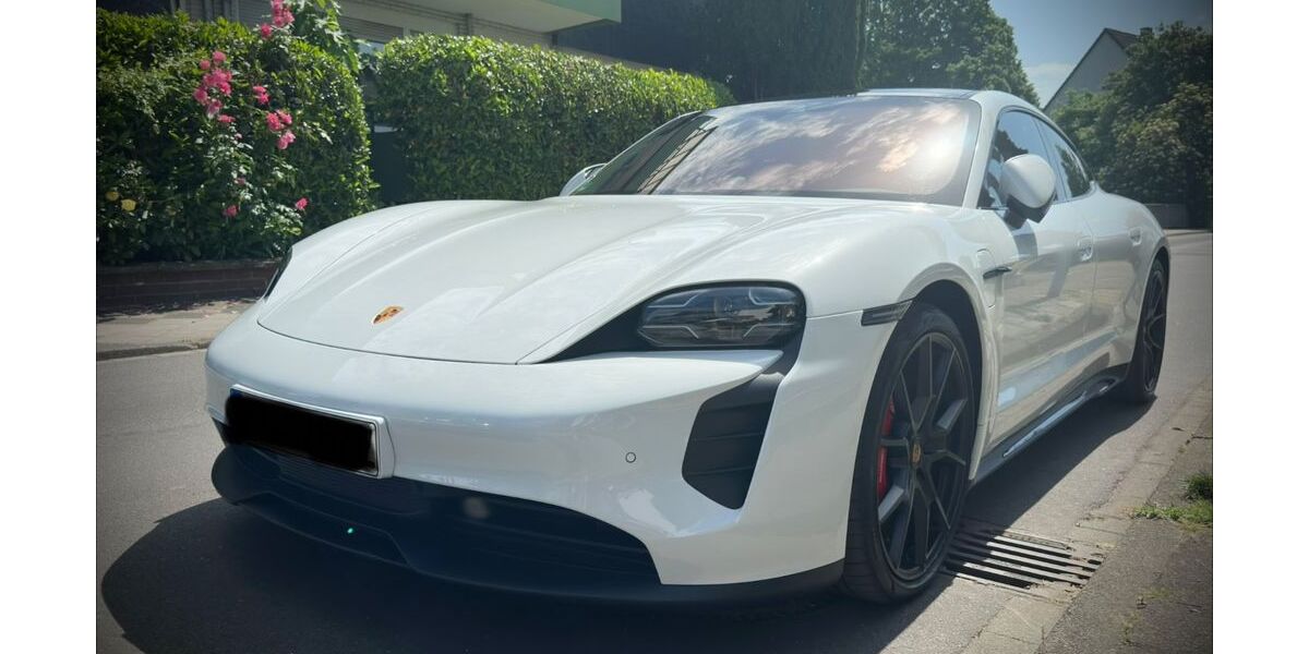 Porsche Taycan 14.884 km 104.900 &euro; Langenfeld 40764