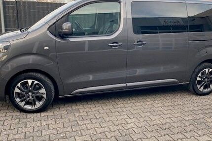 Opel Zafira Life 98.583 km 29.990 € Köln 51105