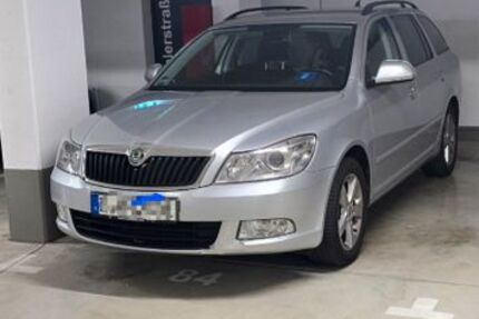 Skoda Octavia 153.200 km 4.600 &euro; Düsseldorf 40549
