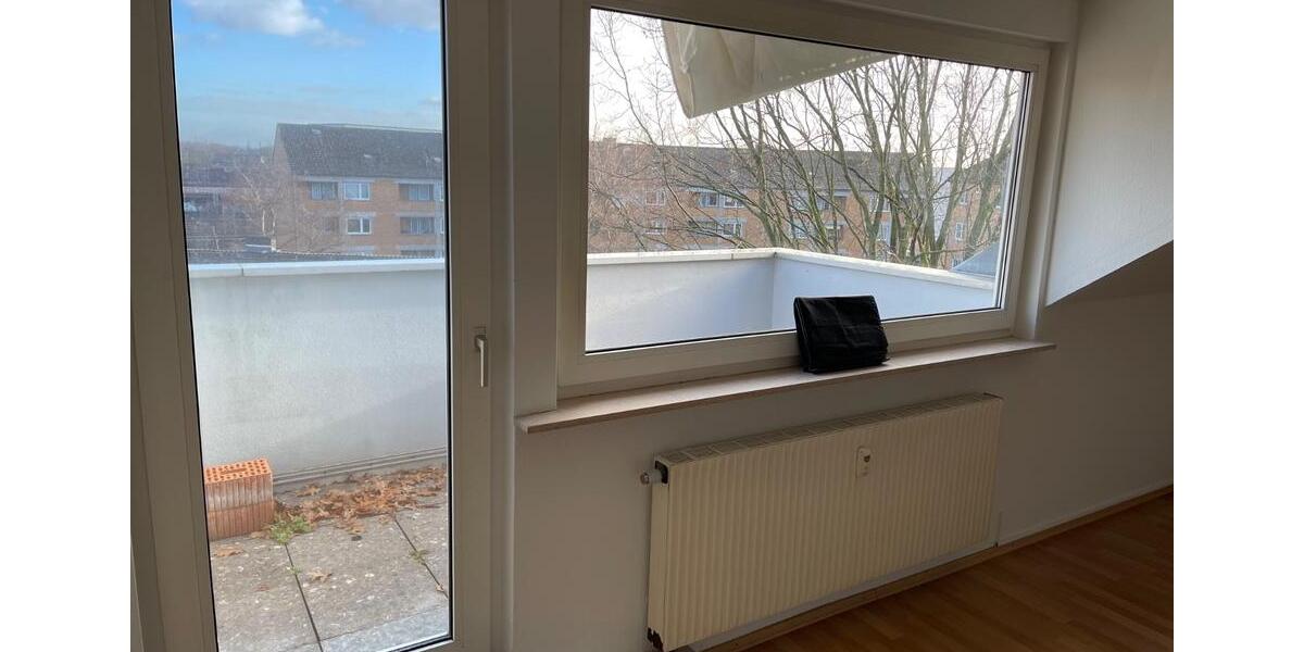 Dachgeschoßwohnung Köln Kalk - 1 Zimmer, 45 m&sup2;, 775&euro; | Angebot:24446259