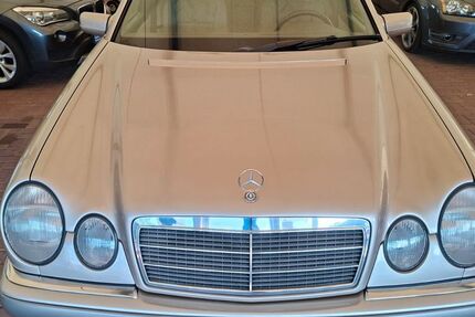 Mercedes-Benz 230 126.200 km 5.950 &euro; Wülfrath 42489