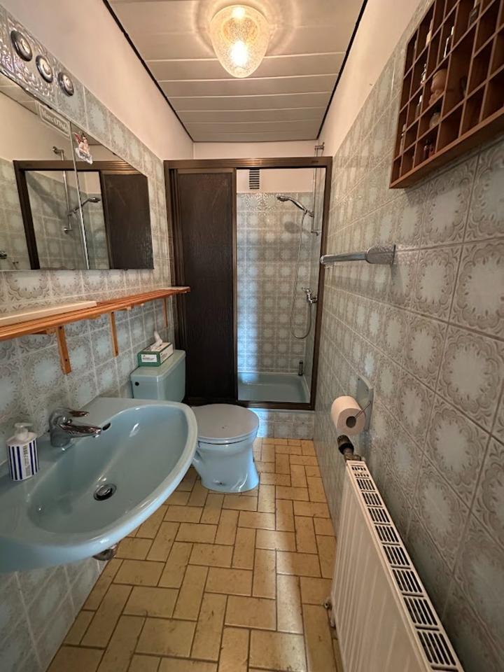 Split-Level Reihenmittelhaus mit Garten und Garage zimmer