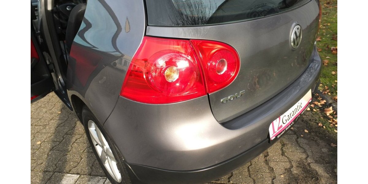 VW Golf BLACK WEEK 25:TRENDLINE KLIMAAUTOMATIK 5-TÜRI 132.115 km 4.498 € Köln 50858