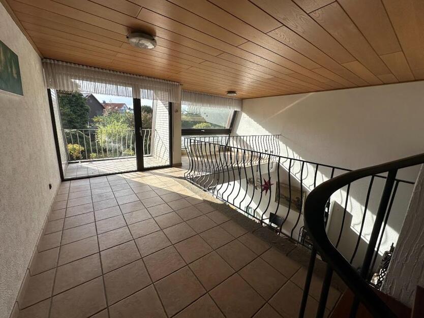 Split-Level Reihenmittelhaus mit Garten und Garage zimmer