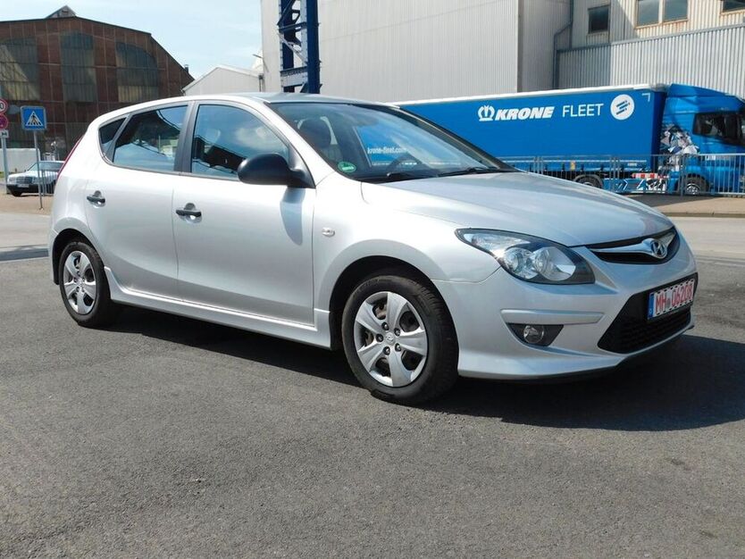 i30