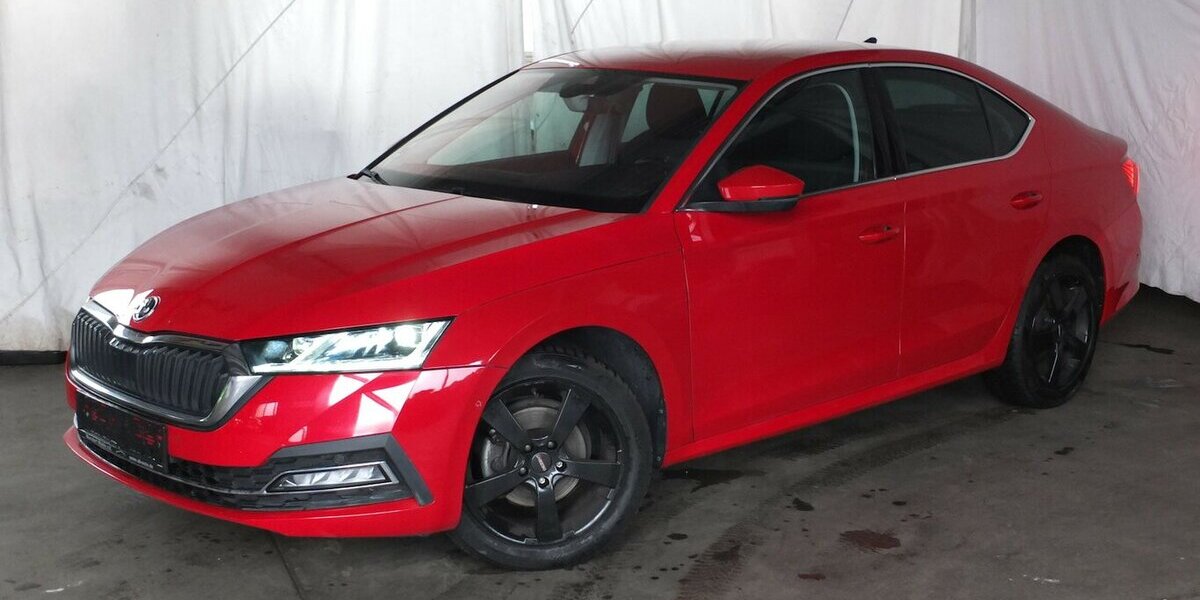 Skoda Octavia KUNDENAUFTRAG: STYLE NAVI BLUETOOTH PARKPI 53.254 km 19.904 &euro; Köln 50858