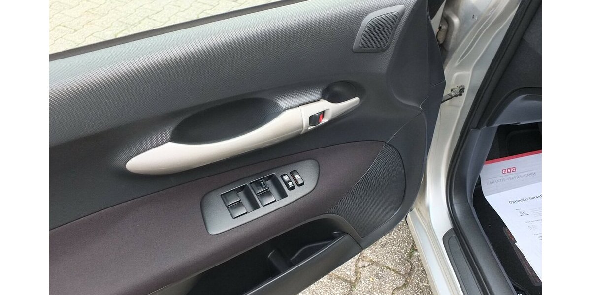 Toyota Auris 1.6i BLACK WEEK 25: SOL ALLE INSPEKTIONEN GA 174.885 km 4.908 € Köln 50858