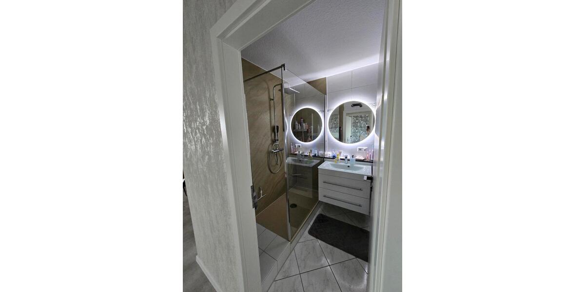 Etagenwohnung Ratingen Tiefenbroich - 3 Zimmer, 92 m&sup2;, 280.000&euro; | Angebot:27629351