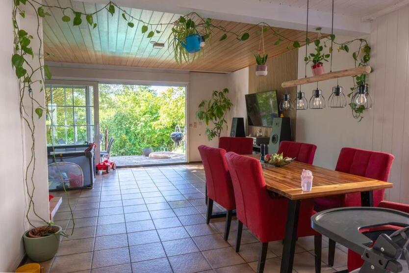 Freundliches 5,5-Zimmer-Haus mit Terrasse, Kamin, Pool und Sauna
