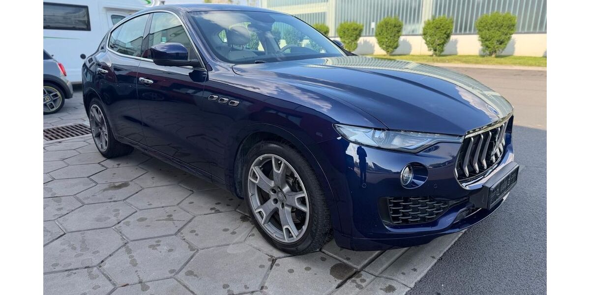 Maserati Levante 230.450 km 21.800 &euro; Hilden 40721