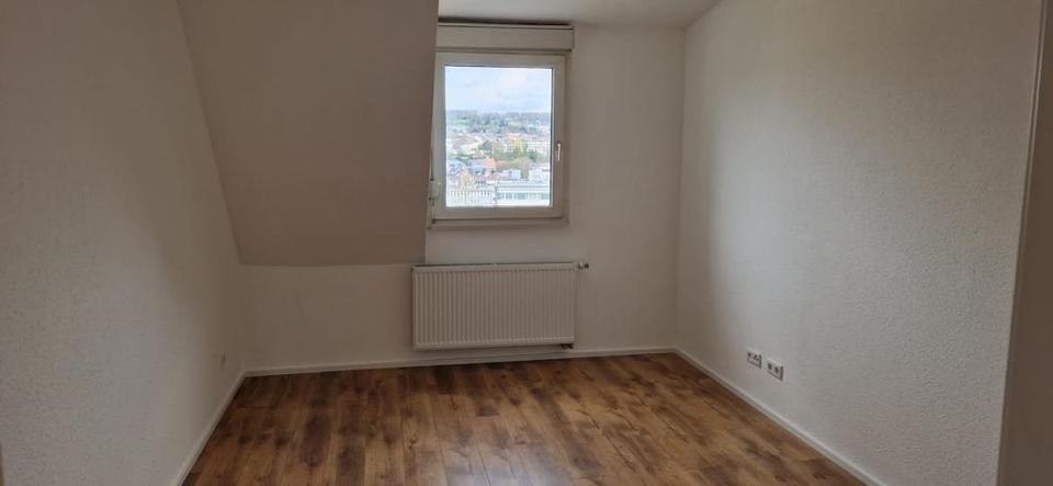 Dachgeschoßwohnung Wuppertal Gemarkung Barmen - 3 Zimmer, 56 m&sup2;, 160.000&euro; | Angebot:24617104