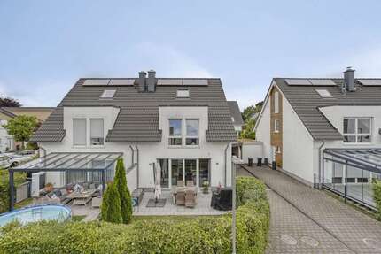 Haus zum Kaufen in Langenfeld 689.000 € 138 m²