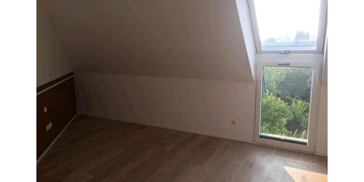 Dachgeschoßwohnung Köln Kalk - 3.5 Zimmer, 104 m&sup2;, 649.000&euro; | Angebot:26730630
