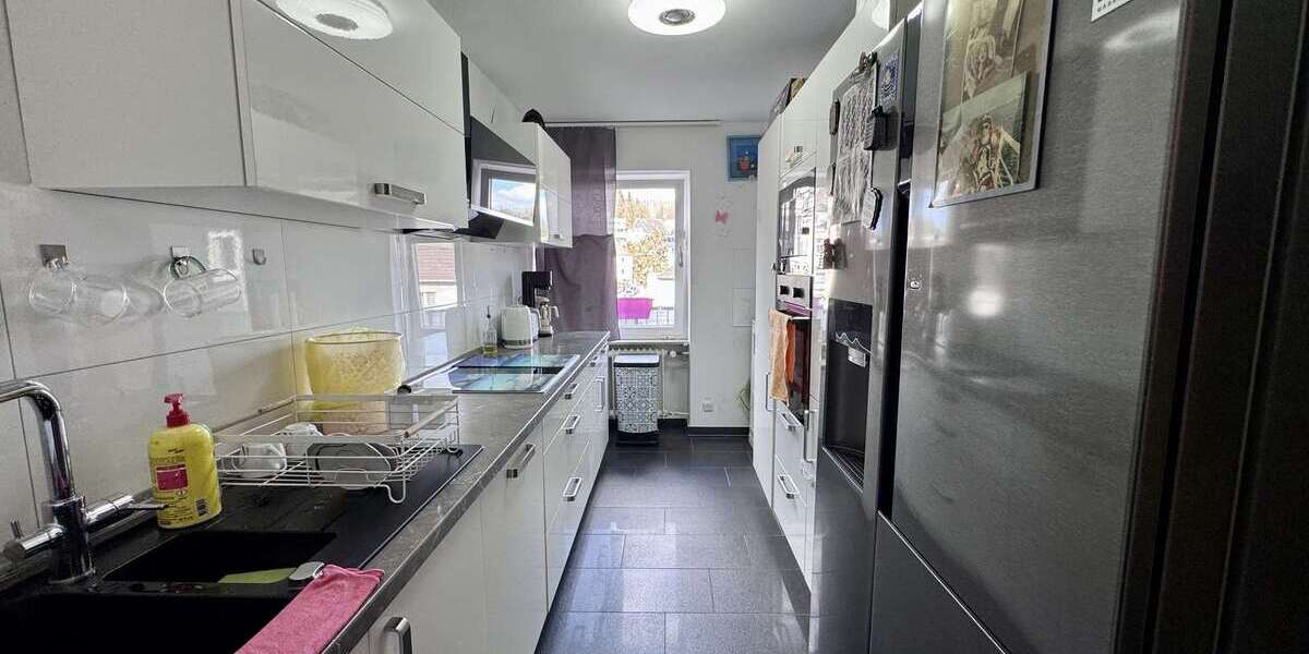 Traumhafte 3,5-Zimmer-Wohnung mit großem Balkon, herrlicher Aussicht, Garage und inkl.Einbauküche - Etagenwohnung Velbert Pöthen | Angebot:24740227