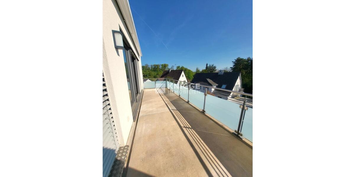 Etagenwohnung Bergisch Gladbach - 3 Zimmer, 113 m&sup2;, 1.640&euro; | Angebot:26373572