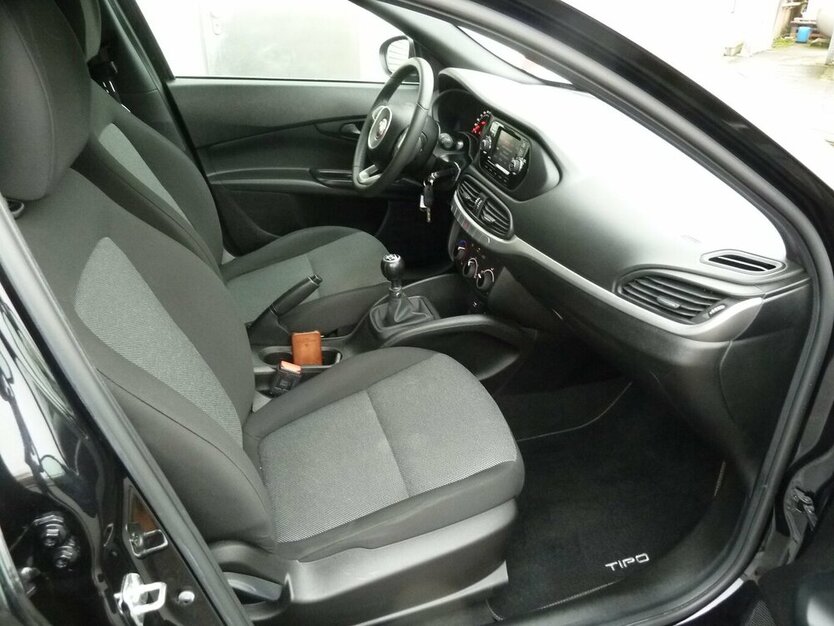 Fiat Tipo Street 1.4 Klima Tempomat Alu+ Winterräder 51.000 km 9.900 € Ratingen 40885