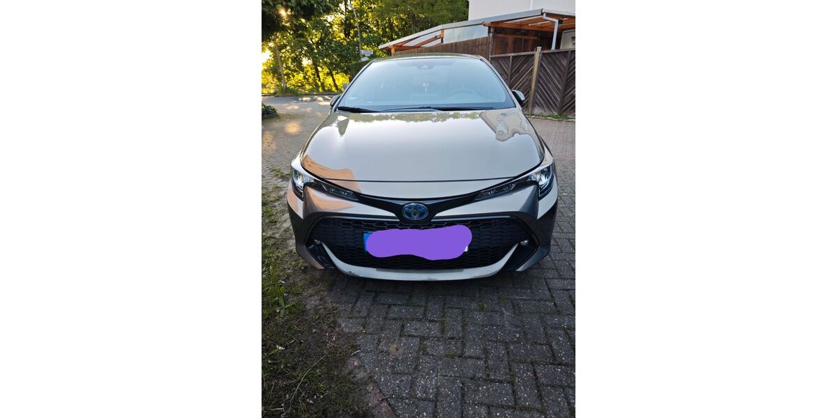 Toyota Corolla 50.300 km 21.500 &euro; Düsseldorf 40211