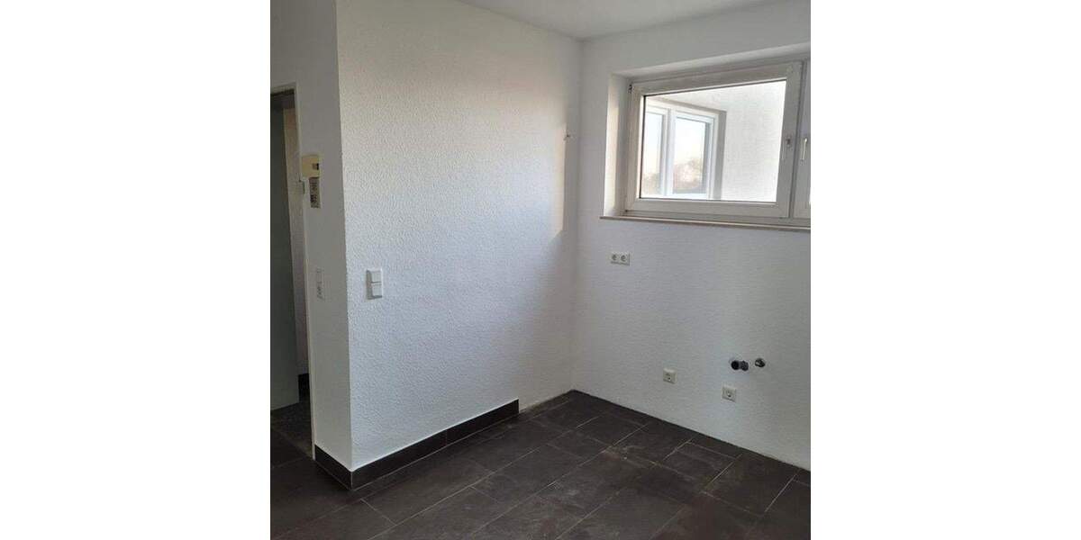 Etagenwohnung Köln-Pesch Pesch - 3 Zimmer, 83 m&sup2;, 1.350&euro; | Angebot:24762161