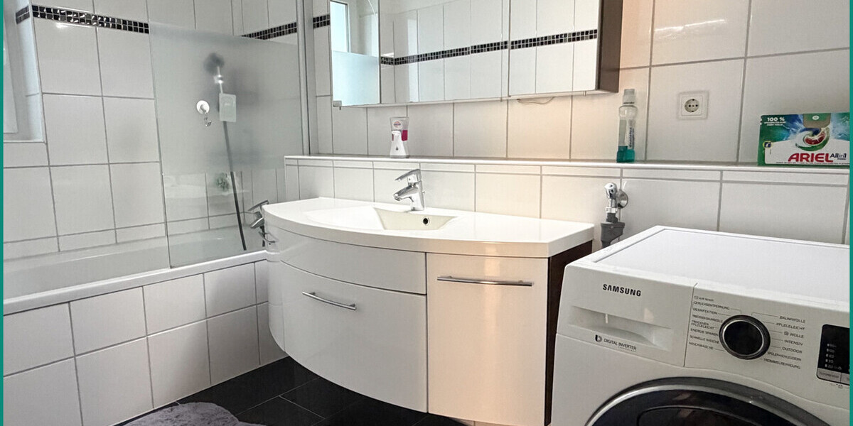FÜR DIE FAMILIE IN DER INNENSTADT REMSCHEID: 4 ZIMMER-WOHNUNG MIT BALKON UND GARAGE - Etagenwohnung Remscheid Innenstadt | Angebot:27567381