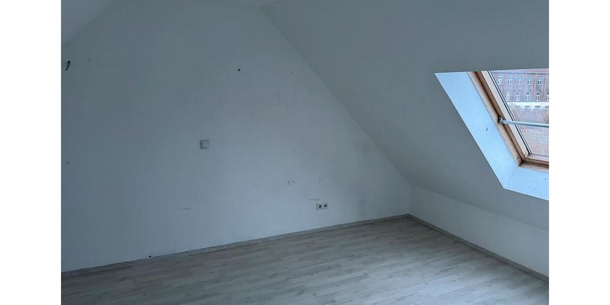 Dachgeschoßwohnung Remscheid Remscheid-Süd - 4 Zimmer, 79 m&sup2;, 154.000&euro; | Angebot:25440967