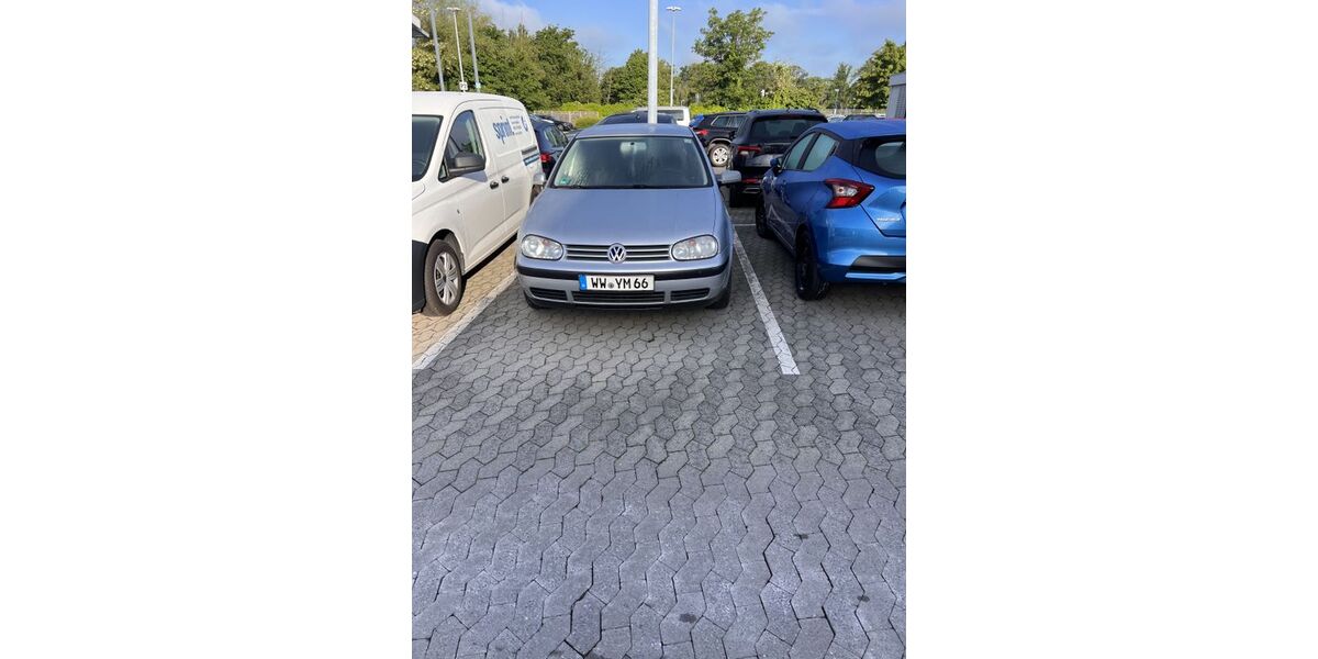 VW Golf 103.000 km 950 &euro; Leverkusen 51379