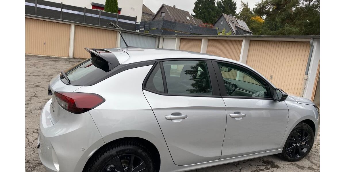 Opel Corsa 9.100 km 17.400 &euro; Solingen 42653