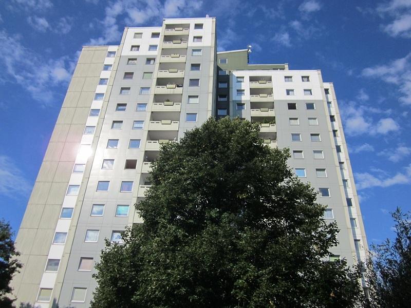 Alles neu !! 2 Zimmer-Wohnung mit viel Stellplatz, separater Küche und großem Balkon! Nur mit WBS! zimmer