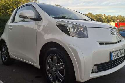 Toyota iQ