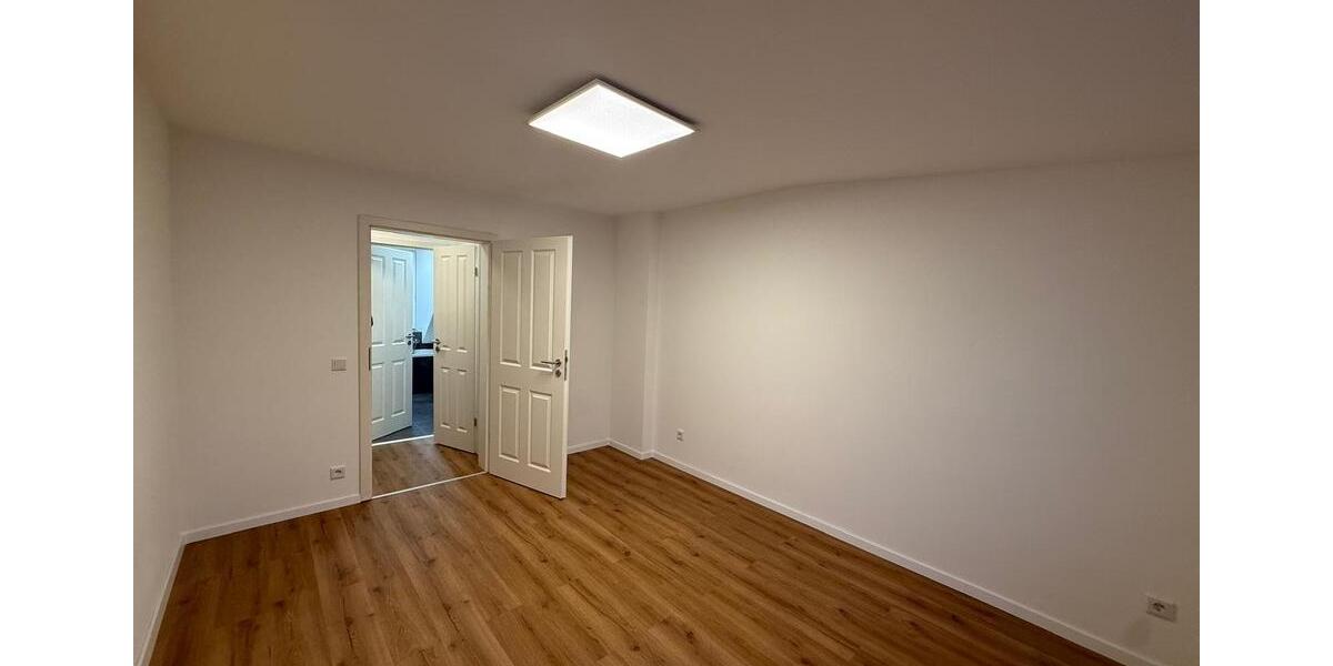 Dachgeschoßwohnung Wuppertal Gemarkung Langerfeld - 4 Zimmer, 100 m&sup2;, 850&euro; | Angebot:25921624