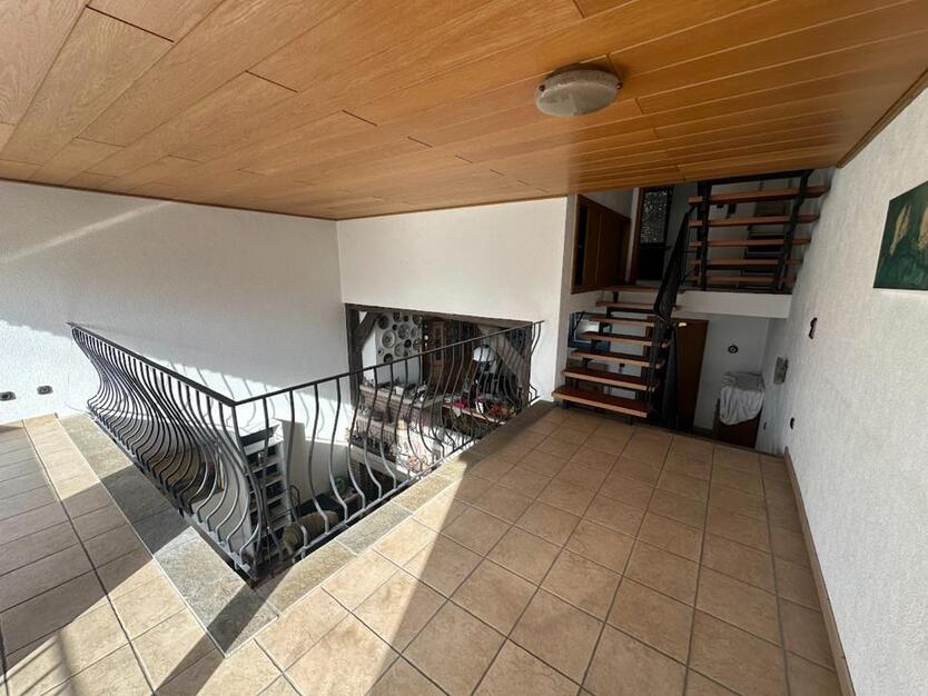 Split-Level Reihenmittelhaus mit Garten und Garage zimmer