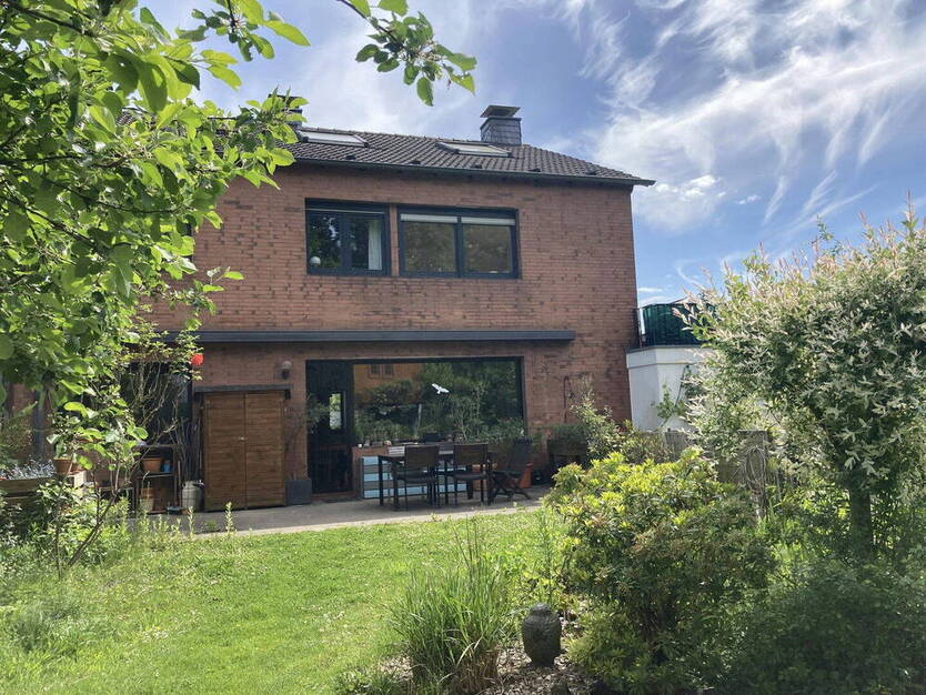 Hübsches, geräumiges und gepflegtes Zweifamilienhaus in Köln Vogelsang