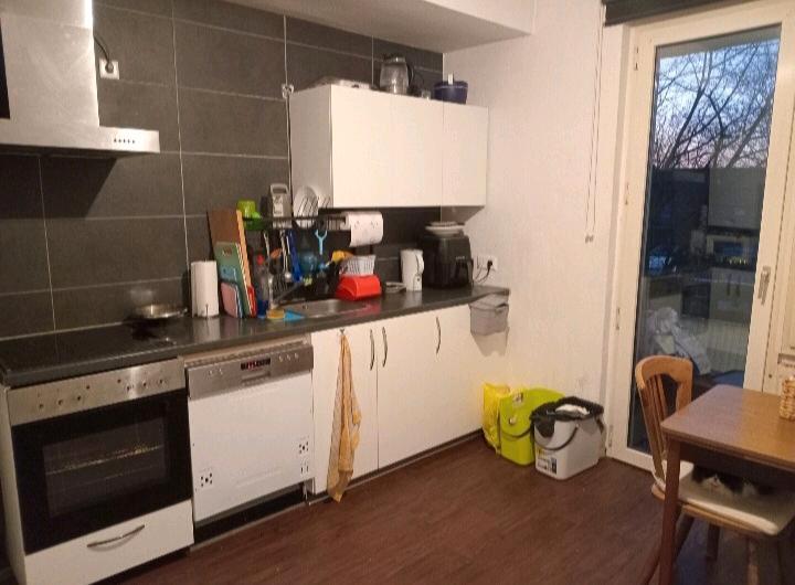 Etagenwohnung Neuss - 1 Zimmer, 25 m&sup2;, 200&euro; | Angebot:24532103