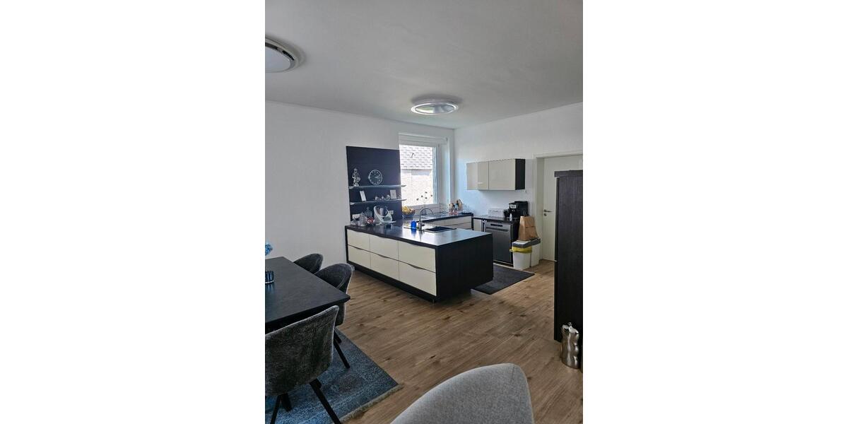 Erdgeschoßwohnung Remscheid - 4 Zimmer, 130 m&sup2;, 260.000&euro; | Angebot:26697110