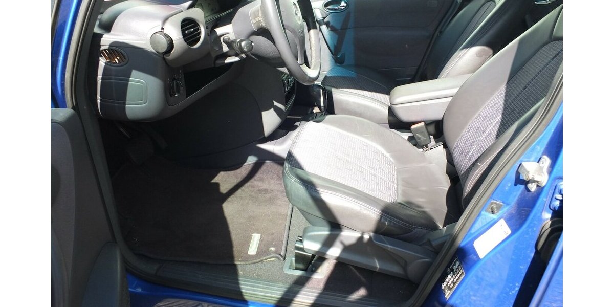Mercedes-Benz A 190 AVANTGARDE AUTOMATIK KLIMA TEILLEDER 173.215 km 3.500 &euro; Köln 50858