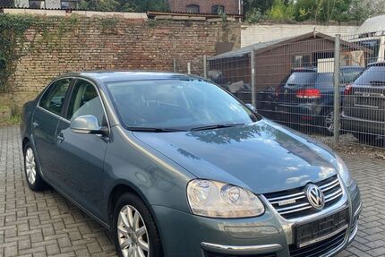 VW Jetta 177.604 km 4.300 &euro; Solingen 42655