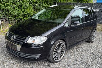 VW Touran 189.000 km 2.690 &euro; Schwelm 58332