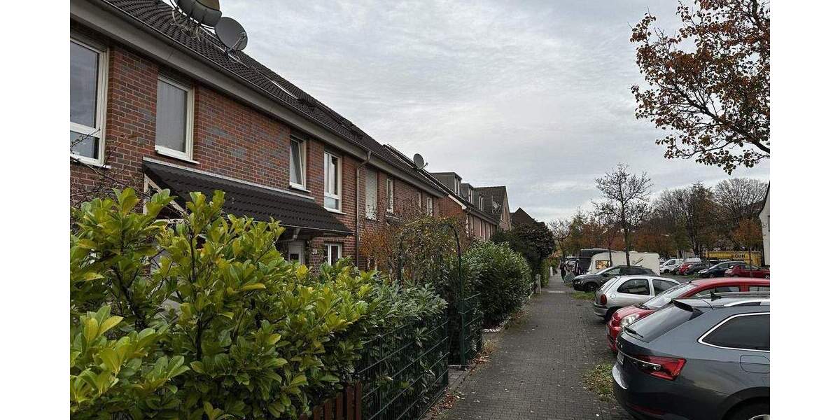 Reihenmittelhaus Köln Ossendorf - 4 Zimmer, 145 m&sup2;, 2.750&euro; | Angebot:24736531