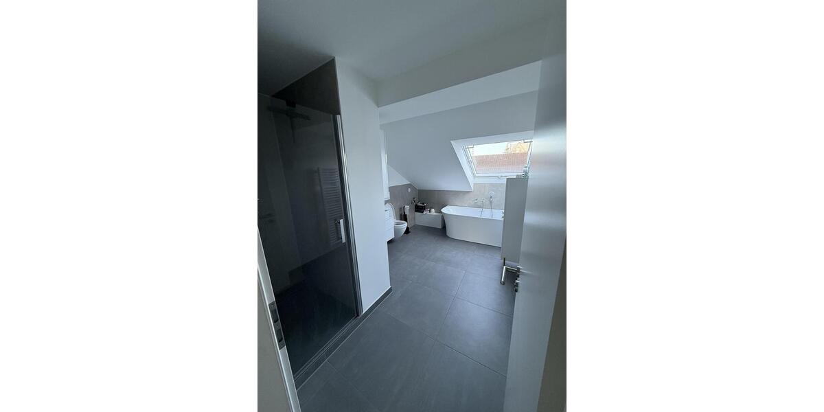 Maisonettenwohnung Düsseldorf Stadtbezirk 9 - 5 Zimmer, 125 m&sup2;, 1.800&euro; | Angebot:26194304