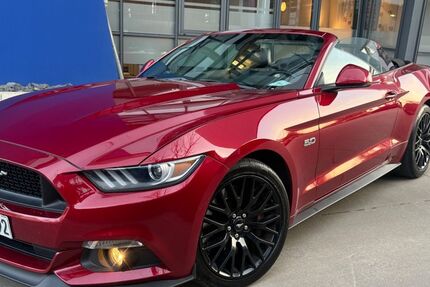 Ford Mustang 94.000 km 26.999 &euro; Köln 50939