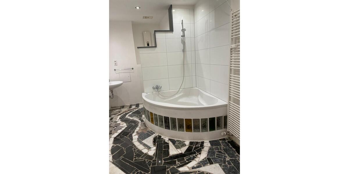 Etagenwohnung Solingen Central - 2 Zimmer, 63 m&sup2;, 600&euro; | Angebot:24801786