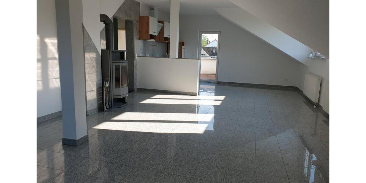 Dachgeschoßwohnung Langenfeld (Rheinland) - 3 Zimmer, 85 m&sup2;, 289.000&euro; | Angebot:27297517