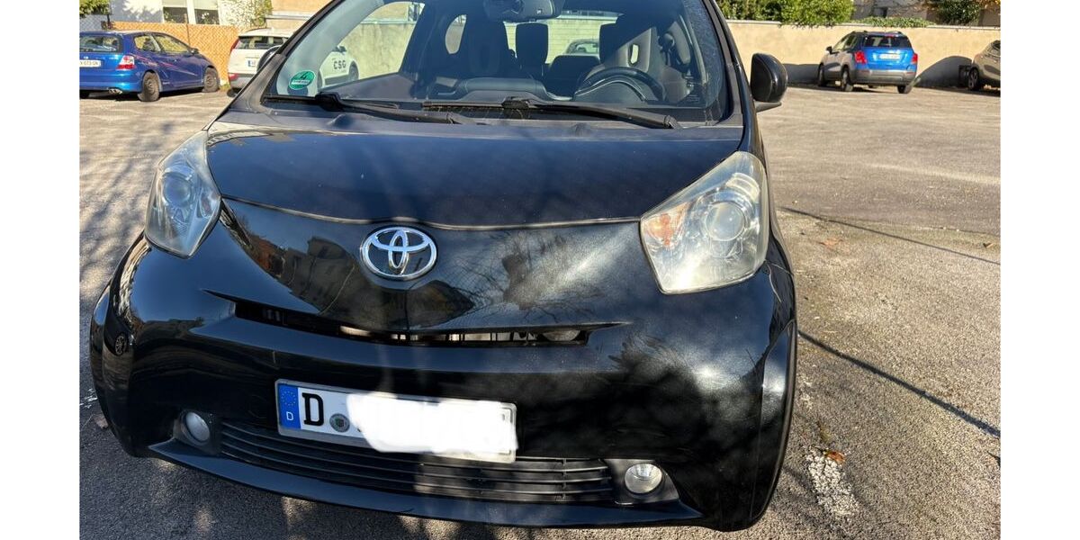 Toyota IQ 158.000 km 5.700 € Düsseldorf 40227