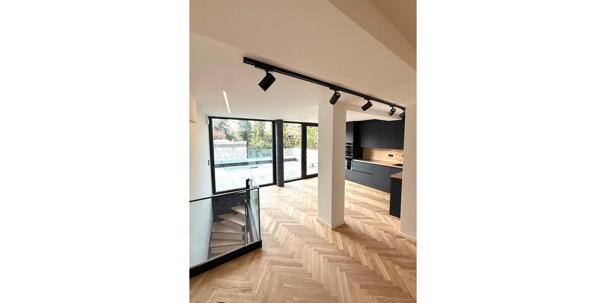 Hochparterre Düsseldorf Pempelfort - 3 Zimmer, 119 m&sup2;, 2.500&euro; | Angebot:24385522