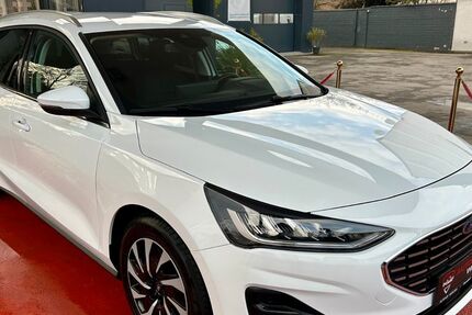 Ford Focus 19.196 km 20.490 € Düsseldorf 40589