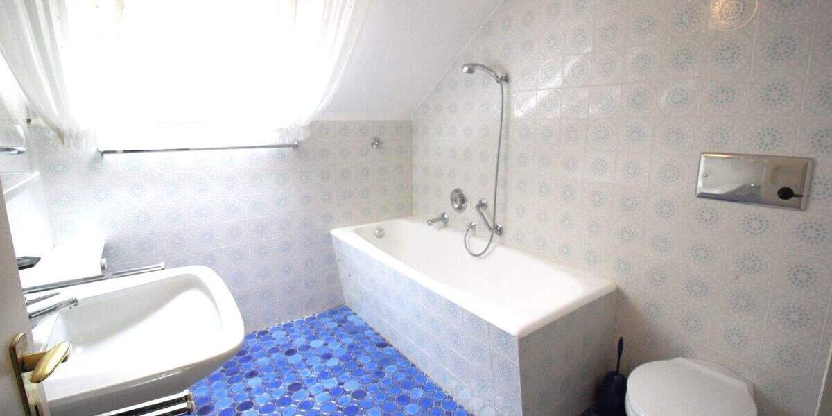 Einfamilienhaus Ratingen Hösel - 9 Zimmer, 303 m&sup2;, 1.450.000&euro; | Angebot:24462555