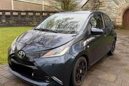 Toyota Aygo (X) 85.000 km 6.980 &euro; Remscheid 42853