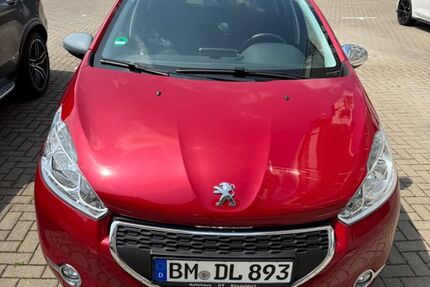 Peugeot 208 61.000 km 5.699 &euro; Köln 51145
