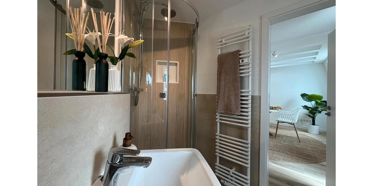 Dachgeschoßwohnung Köln Mülheim - 2.5 Zimmer, 54 m&sup2;, 317.000&euro; | Angebot:26999708