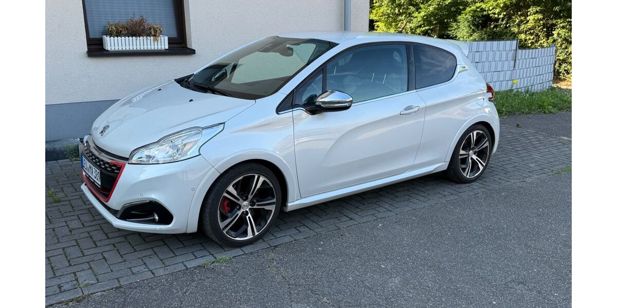 Peugeot 208 100.250 km 8.999 &euro; Leverkusen 51377